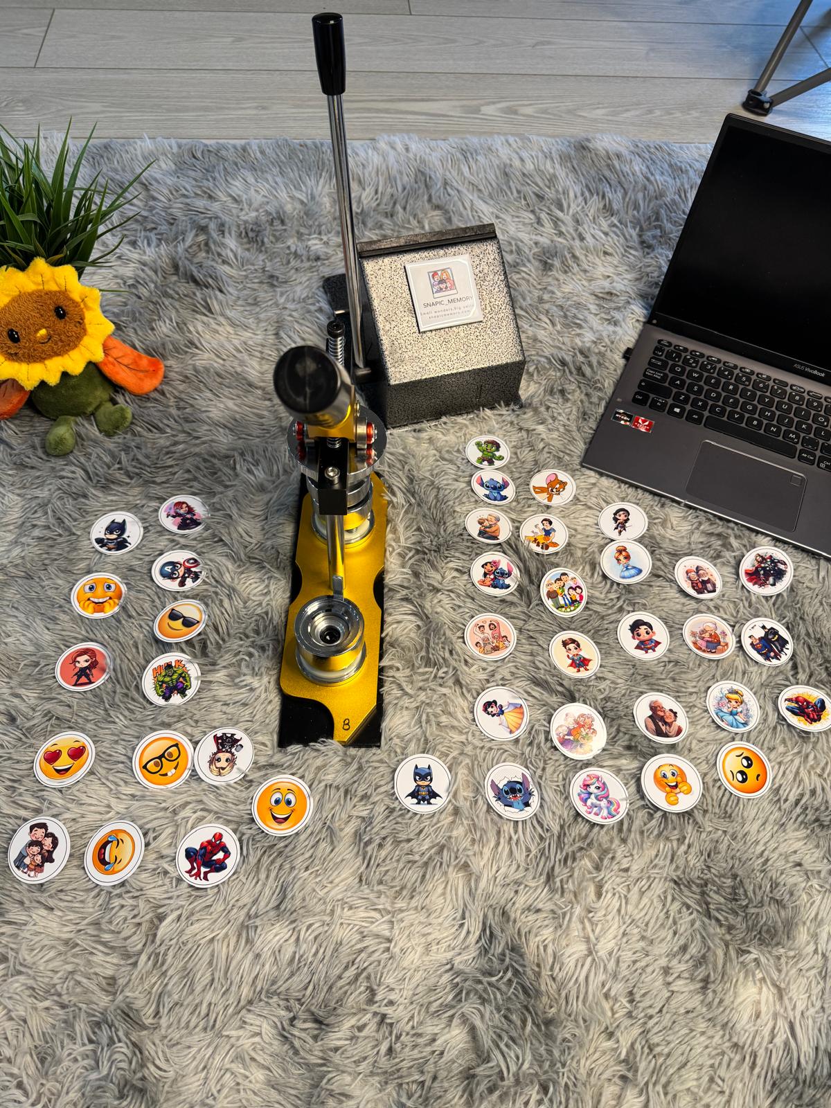 Custom Brooch Badges